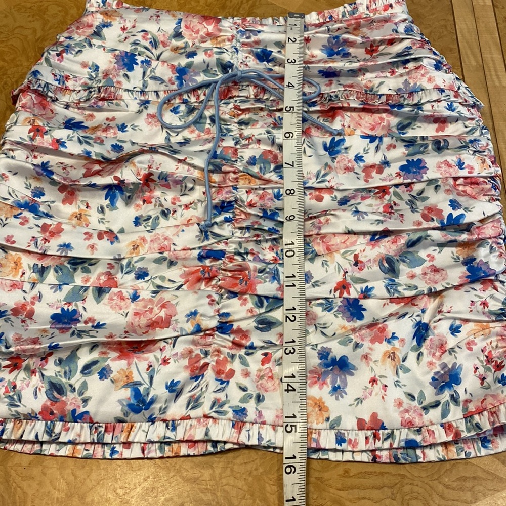 NWOT!! For Love & Lemons Juliet White Floral Mini Skirt Size XS - Picture 7 of 11